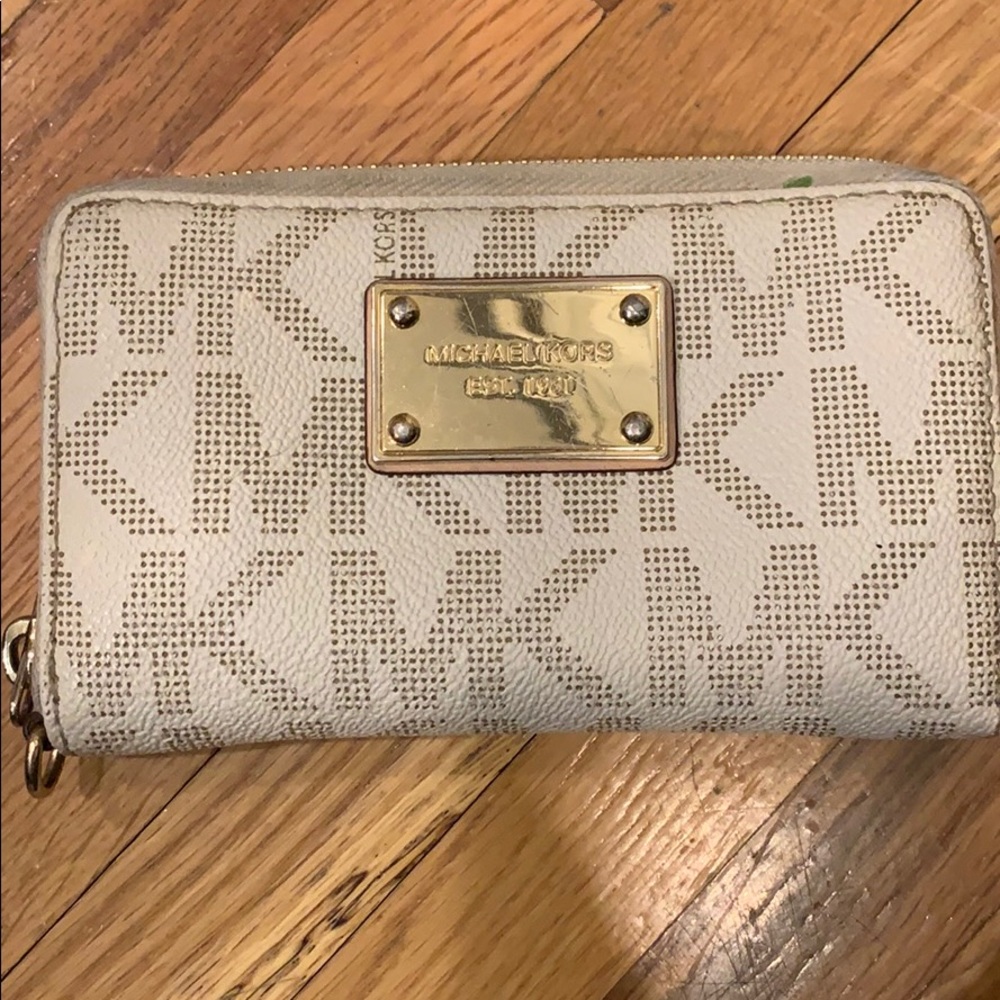Michael kors wallet